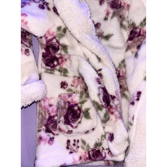 Baby Jessica Simpson Robe - Picture 3 of 4